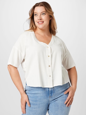 Vero Moda Curve Bluse 'JESMILO' i hvit: forside