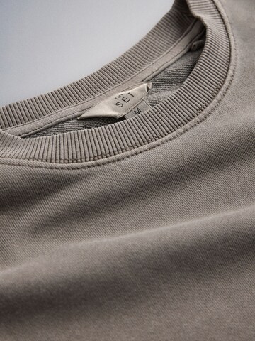 The Set Sweatshirt in Brown