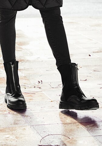 LASCANA Ankle Boots in Black: front