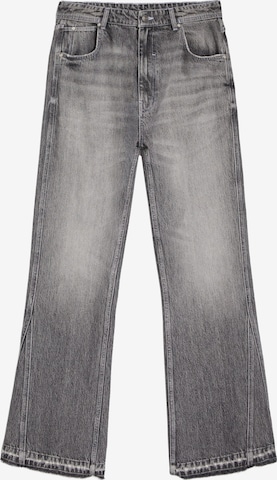 Flared Jeans di Bershka in grigio: frontale