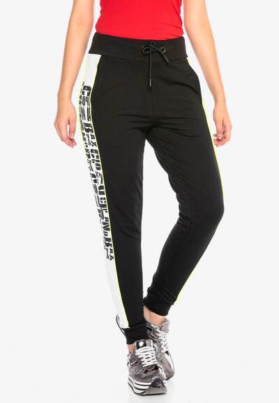 CIPO & BAXX Jogginghose in schwarz, Modelansicht