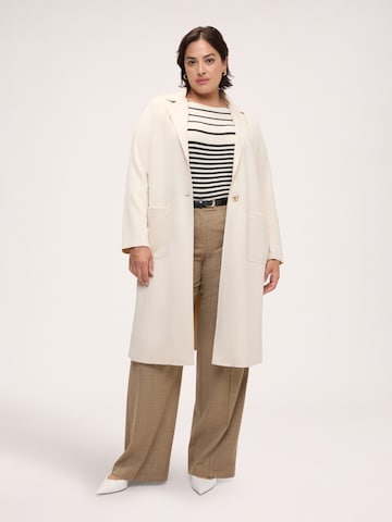 Fiorella Rubino Tussenjas in Beige