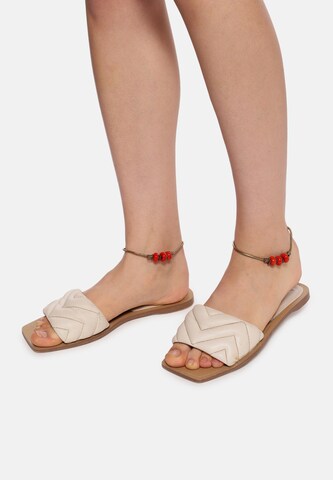 IZIA - Cadena en oro: frente