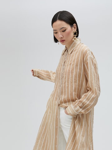 Maglietta ' ' di Lola Casademunt in beige