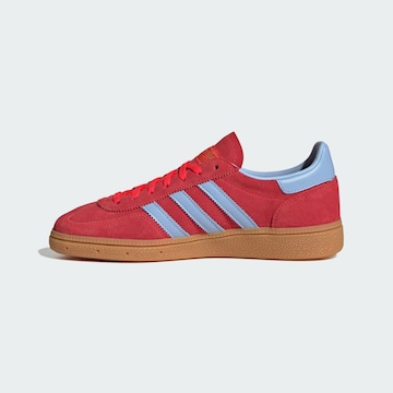 ADIDAS ORIGINALS Низкие кроссовки 'Handball Spezial' в Красный