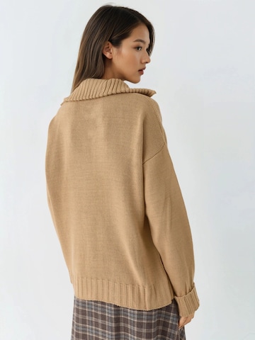 Pullover di My fashion in marrone
