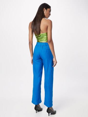 Gina Tricot Loose fit Pleat-front trousers 'Denise' in Blue