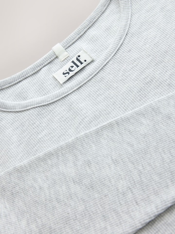 Maglietta di self. in grigio