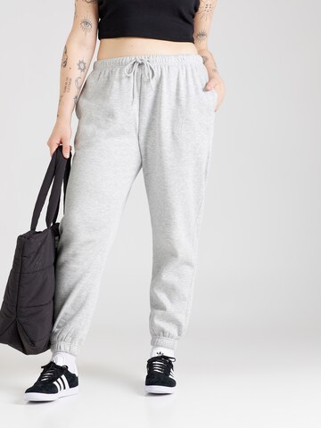 PIECES Curve Tapered Broek 'PCCHILLI' in Grijs: voorkant