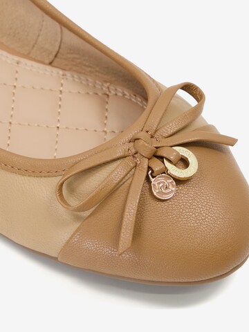 Dune LONDON Ballerina 'HALLO' värissä beige