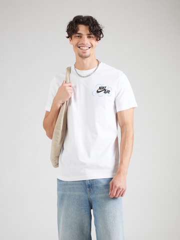 Tricou de la Nike Sportswear pe alb: față
