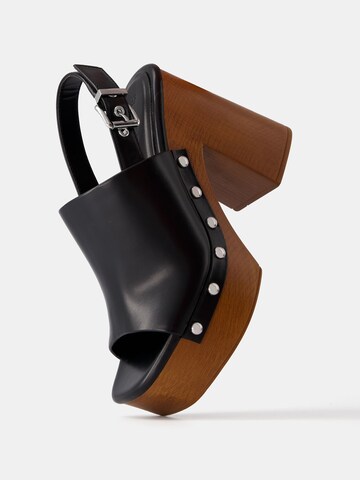 Bershka Sandale in Schwarz