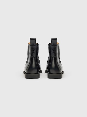 Copenhagen Studios Botki Chelsea '410' w kolorze czarny