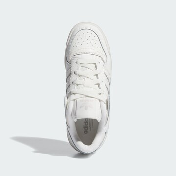 ADIDAS ORIGINALS - Zapatillas deportivas 'Forum' en blanco