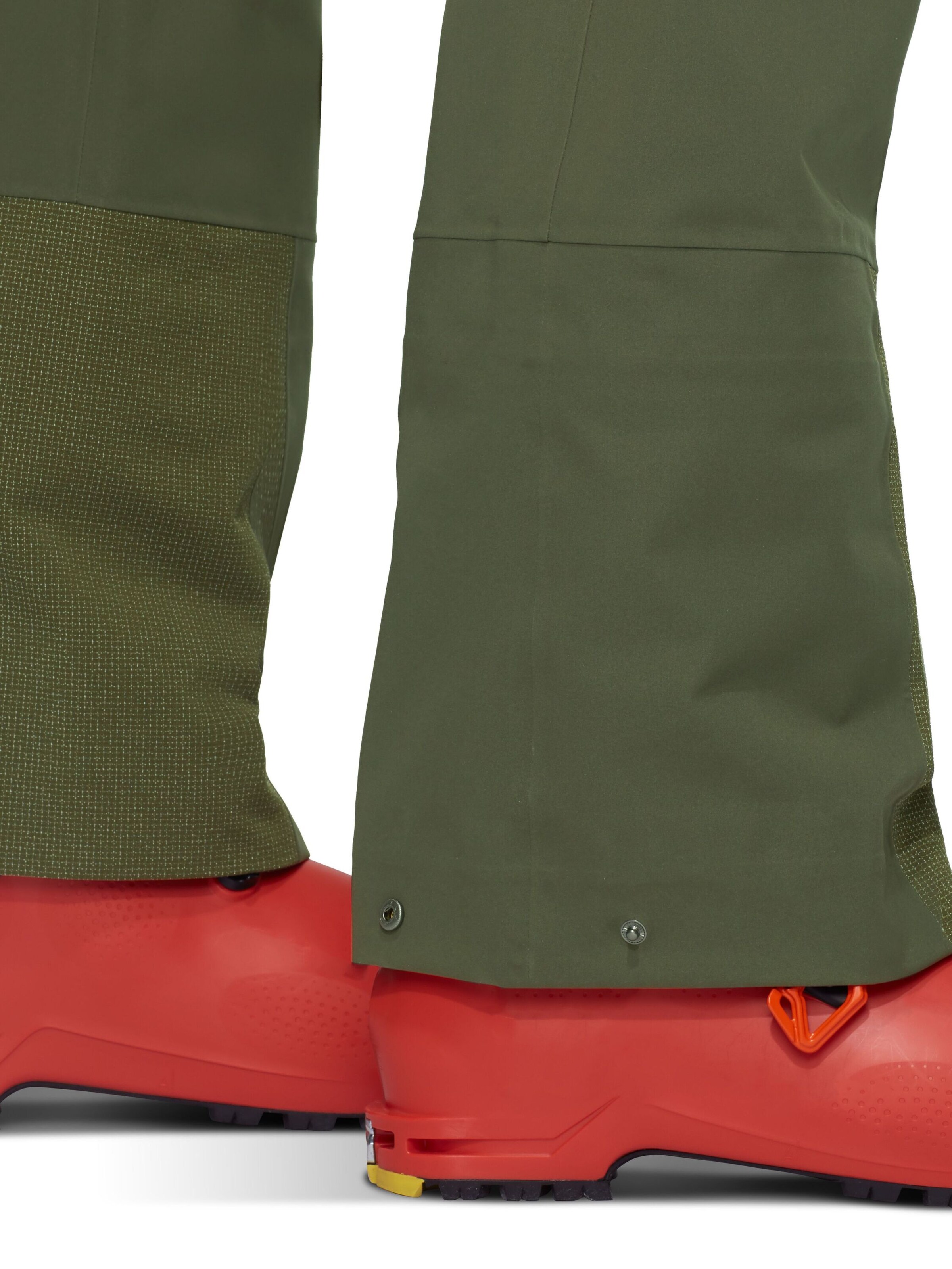 MAMMUT Regular Outdoor Pants in Green