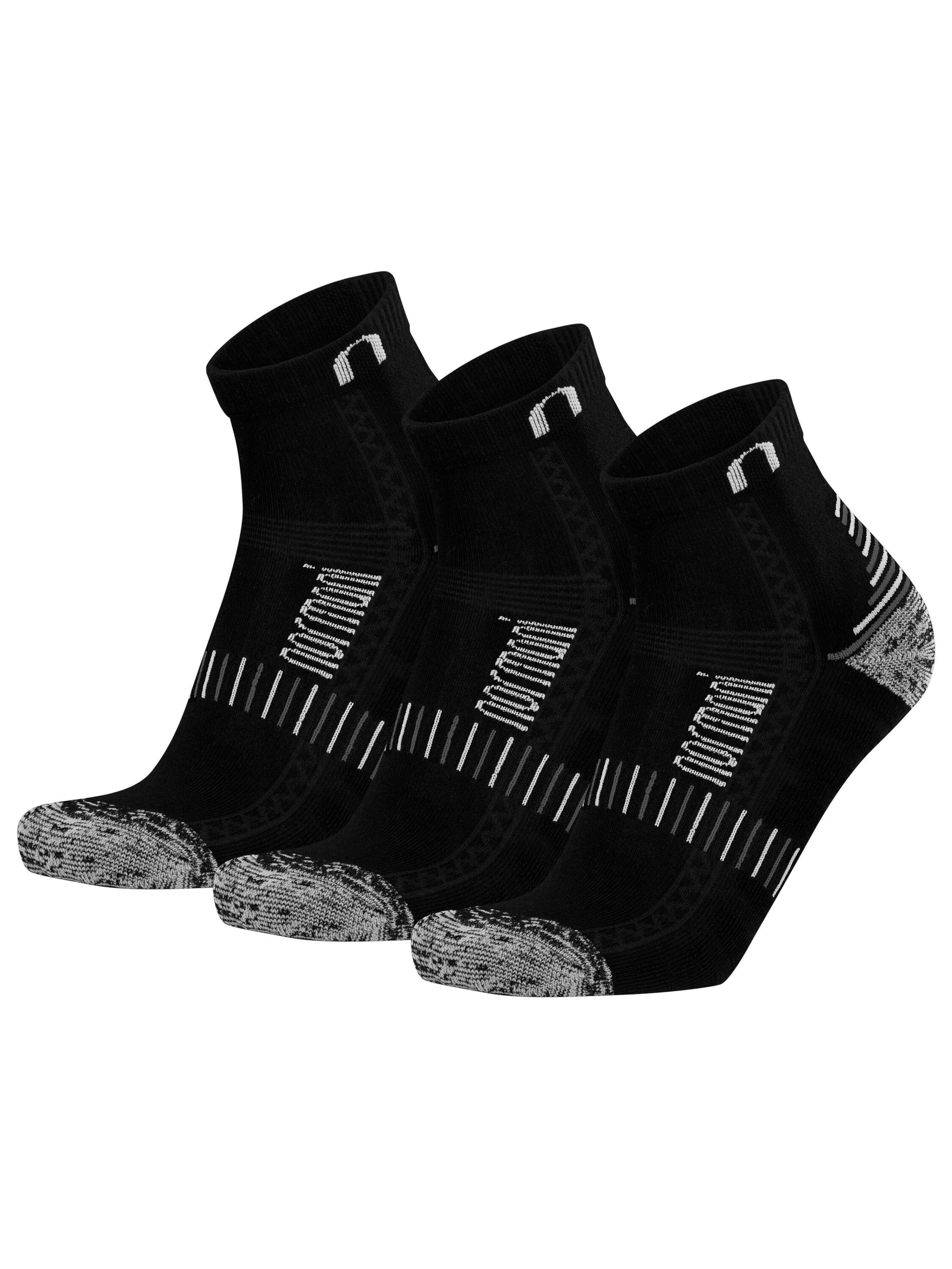 normani Socks in Black: front
