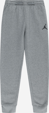 Effilé Pantalon 'ESSENTIALS' Jordan en gris : devant