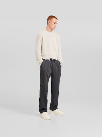 Bershka Loose fit Pleat-front trousers in Grey