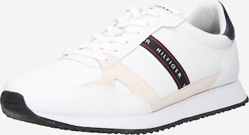 Baskets basses TOMMY HILFIGER en blanc : devant