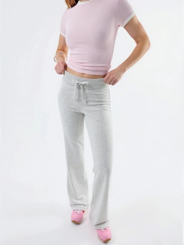 Flared Pantaloni di Busem in grigio
