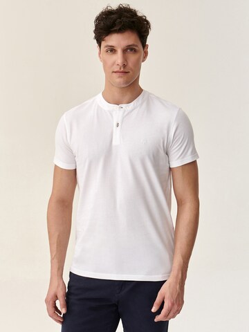 TATUUM Bluser & t-shirts 'SIMON 2' i hvid: forside
