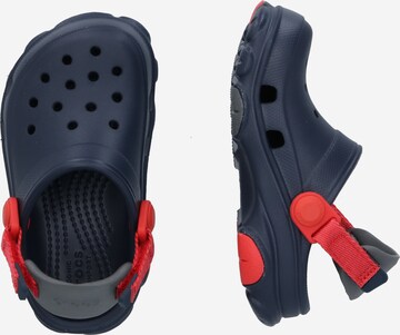 Chaussures ouvertes Crocs en bleu