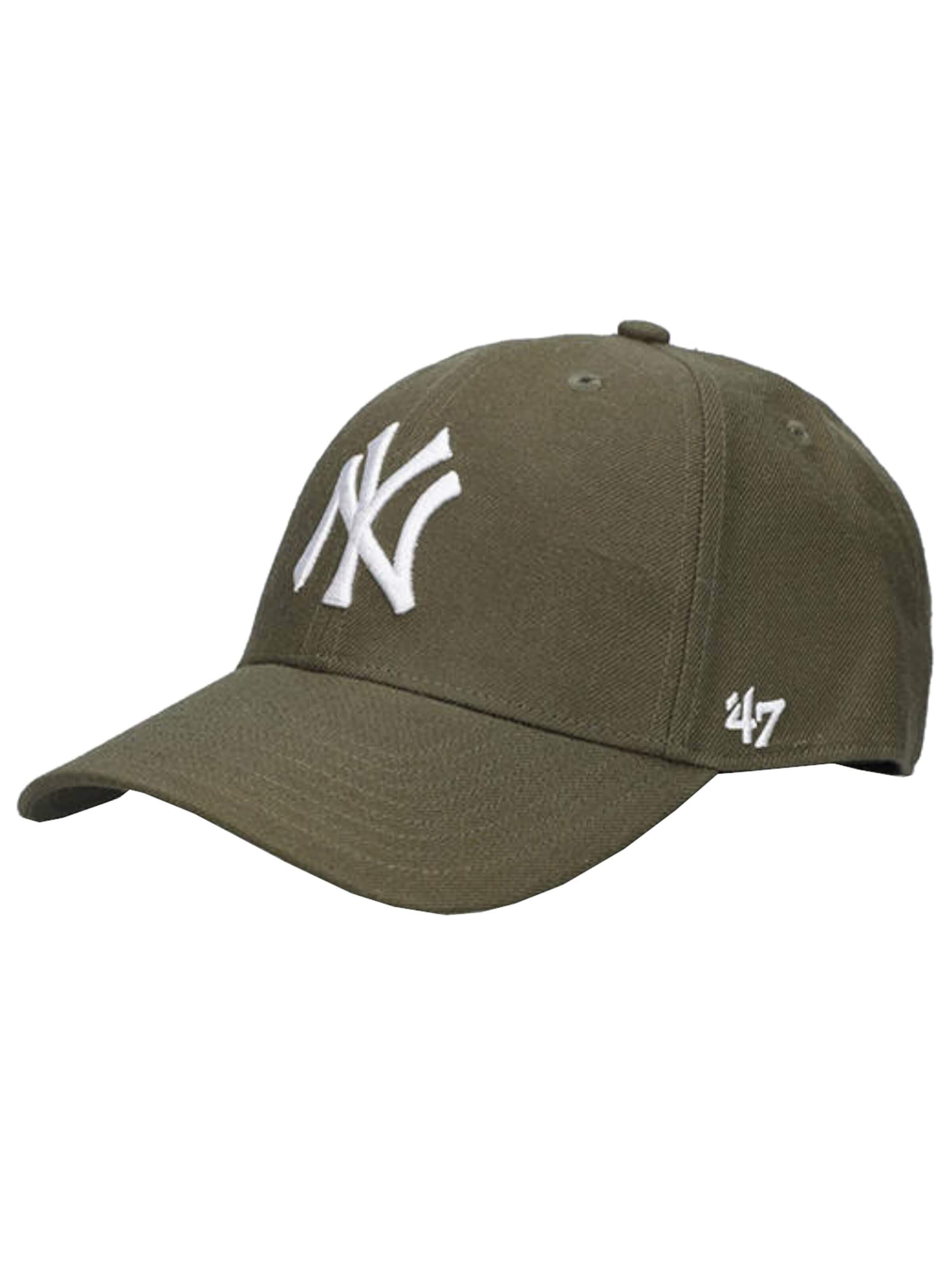 47 Cap in Green: front