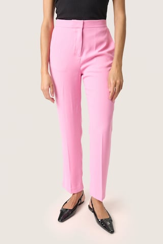 SOAKED IN LUXURY Regular Broek 'Shirley' in Roze: voorkant