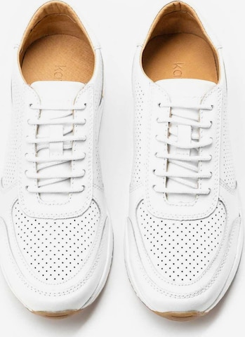 Baskets basses Kazar en blanc