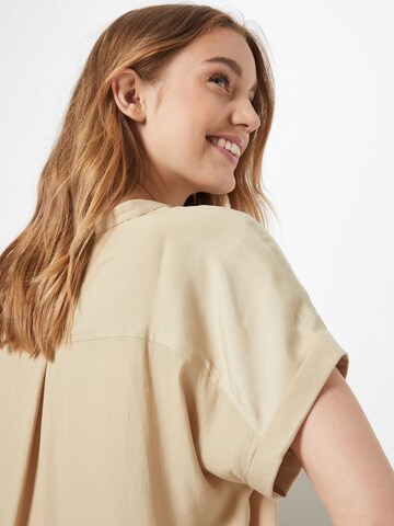 Banana Republic Bluse in Beige