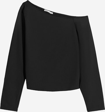 Tricou de la Bershka pe negru: față