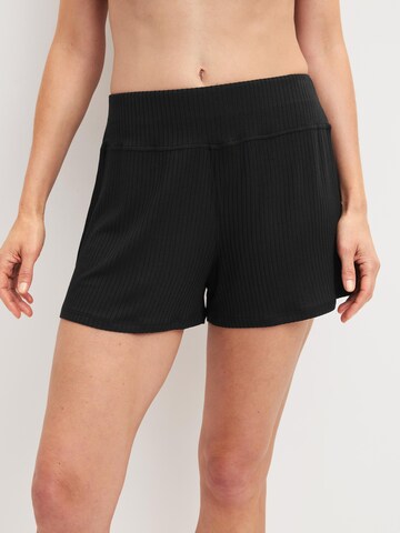 Pantaloncini da pigiama 'Feminine Lounge' di CALIDA in nero