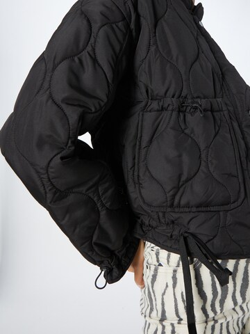 MORE & MORE Between-Season Jacket in Black