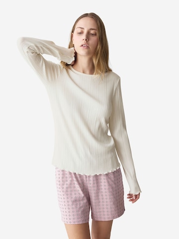 TRIUMPH Shirt ' Red Label Versatile Rib ' in White: front