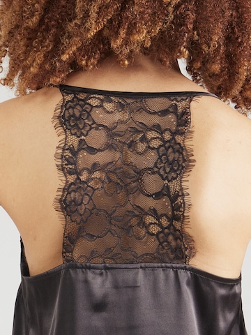 PIECES Top 'PCJAHARA' in Black
