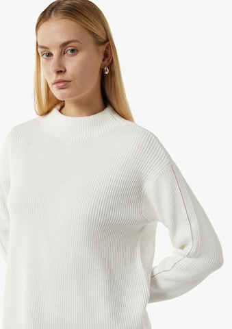 COMMA Sweater in White