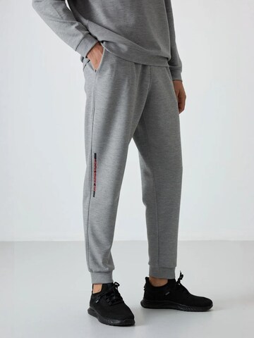 Tommy Life Sweat suit in Grey