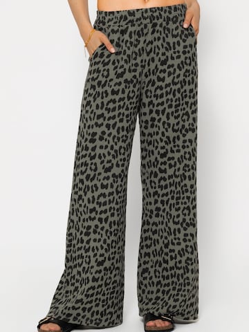 SASSYCLASSY Flared Pants in Green