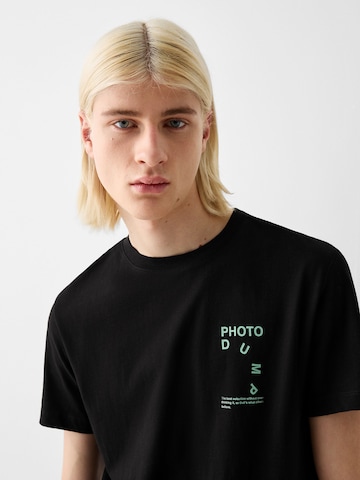 Bershka T-Shirt in Schwarz