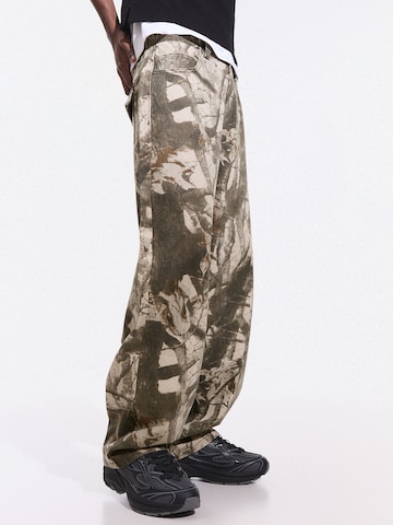 Baggy Pantalon Bershka en marron : devant