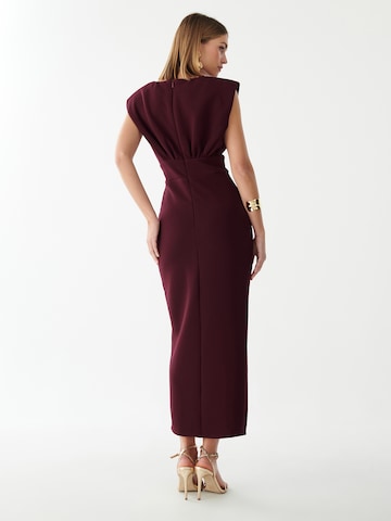 Rochie de seară 'AZELLE' de la BWLDR pe roșu