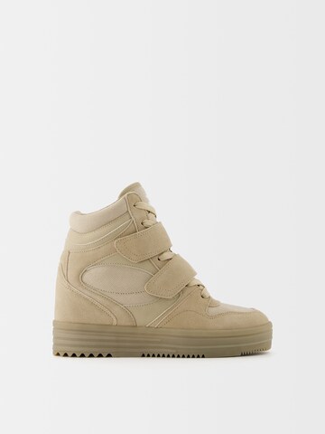 Bershka Sneakers hoog in Beige