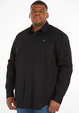 Calvin Klein Big & Tall - Ajuste estrecho Camisa en negro: frente