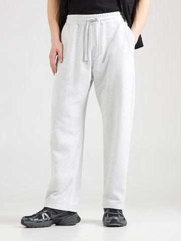 Baggy Pantalon HOLLISTER en gris : devant