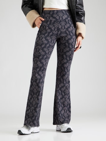 évasé Pantalon 'On A Winters Day' Blutsgeschwister en bleu : devant