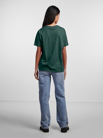 PIECES T-shirt 'RIA' i grön