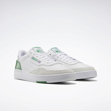 Baskets basses Reebok en blanc