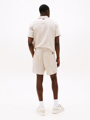 Tommy Jeans Regular Shorts in Beige