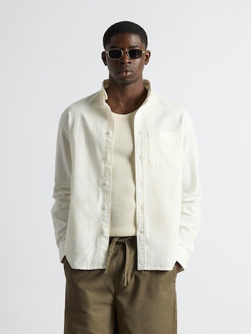 Burocs Regular fit Button Up Shirt in White: front