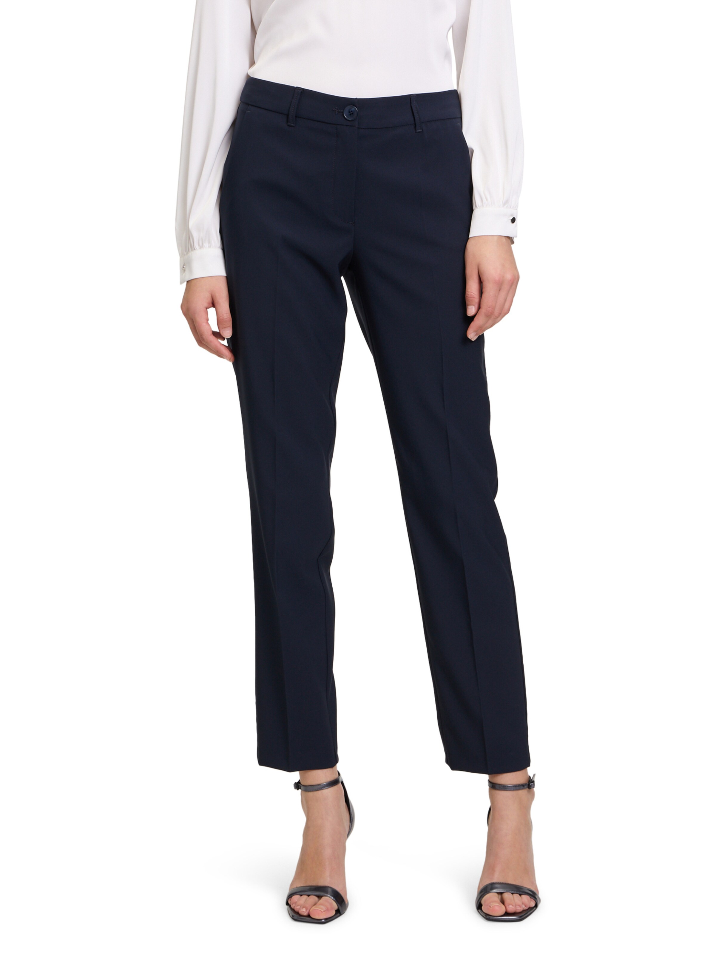 regular Pantaloni con piega frontale di Betty Barclay in blu: frontale